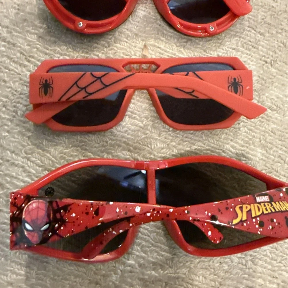 Kids/Boys Sunglasses Lot of 5 Spider-man & Batman Sunglasses- Parties, Play, Fun